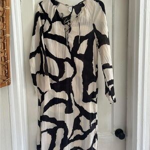 H&M Monochrome Long Sleeve Dress